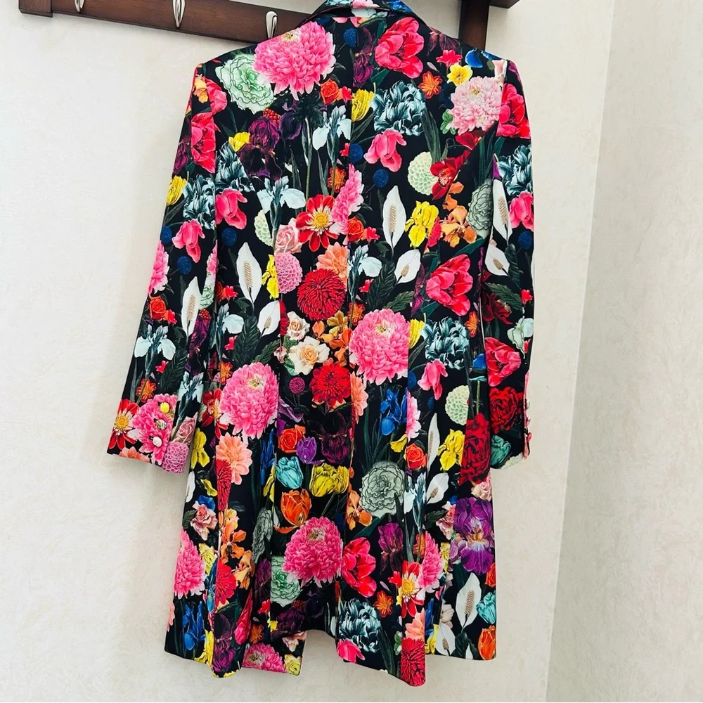 Dress or Trench coat? Alice + Olivia Latoya Floral Botanical Blazer  Dress 10 - Picture 2 of 15